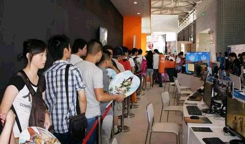 7月27日，ChinaJoy 2017在leyu乐鱼电子(中国)官方网站
新国际博览中心盛大开幕。ChinaJoy 目前已经成功举办了15届，历经多年的发展，它已经成为中国最具影响力的泛娱乐盛会，备受游戏玩家的喜爱与关注。